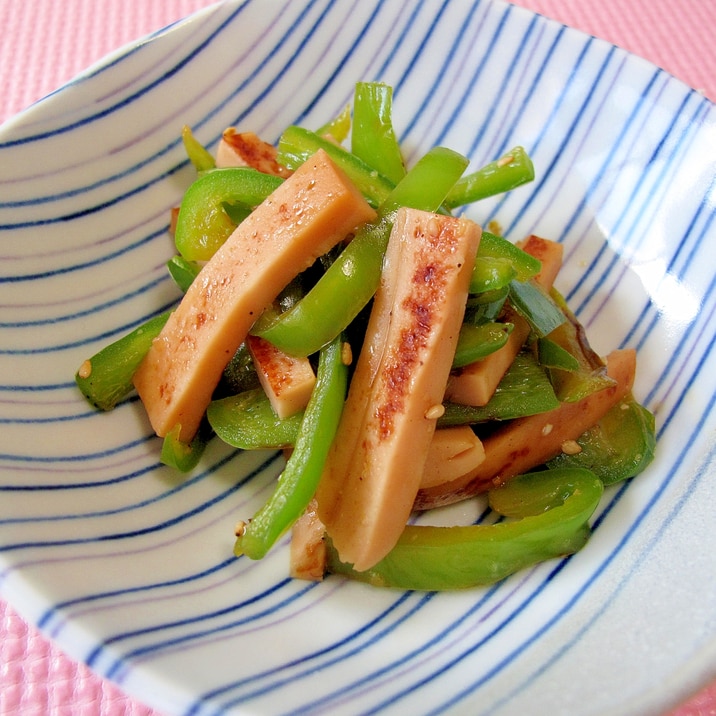 ５分で簡単✨ピーマンと魚肉ソーセージのパパッと炒め